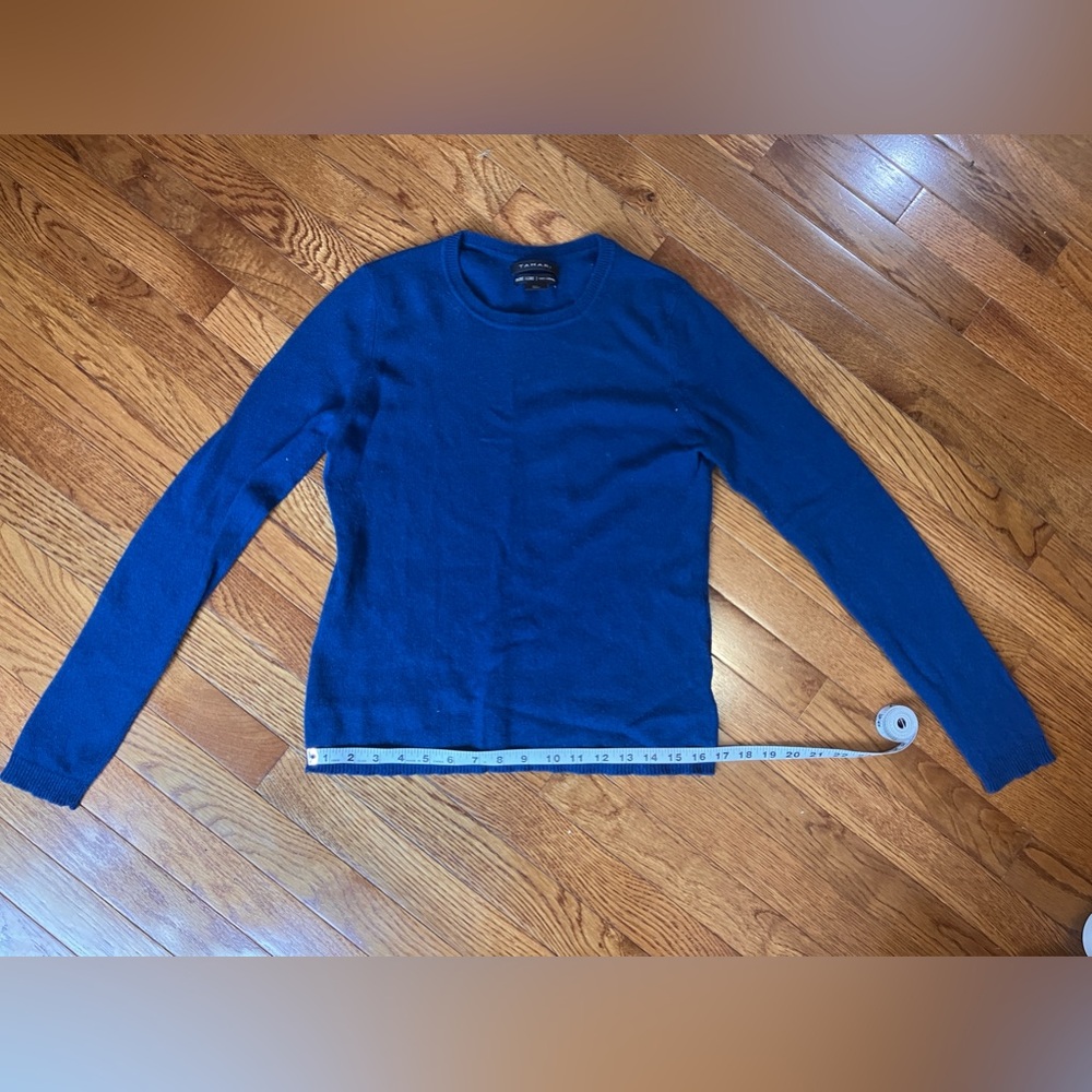 Tahari Dark Blue Crew Neck Cashmere Sweater